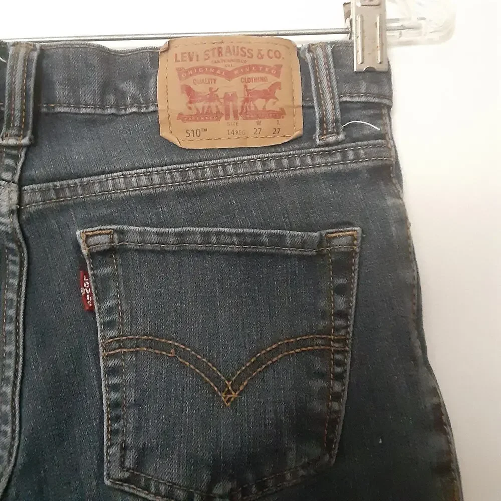 Levis measurements shown
